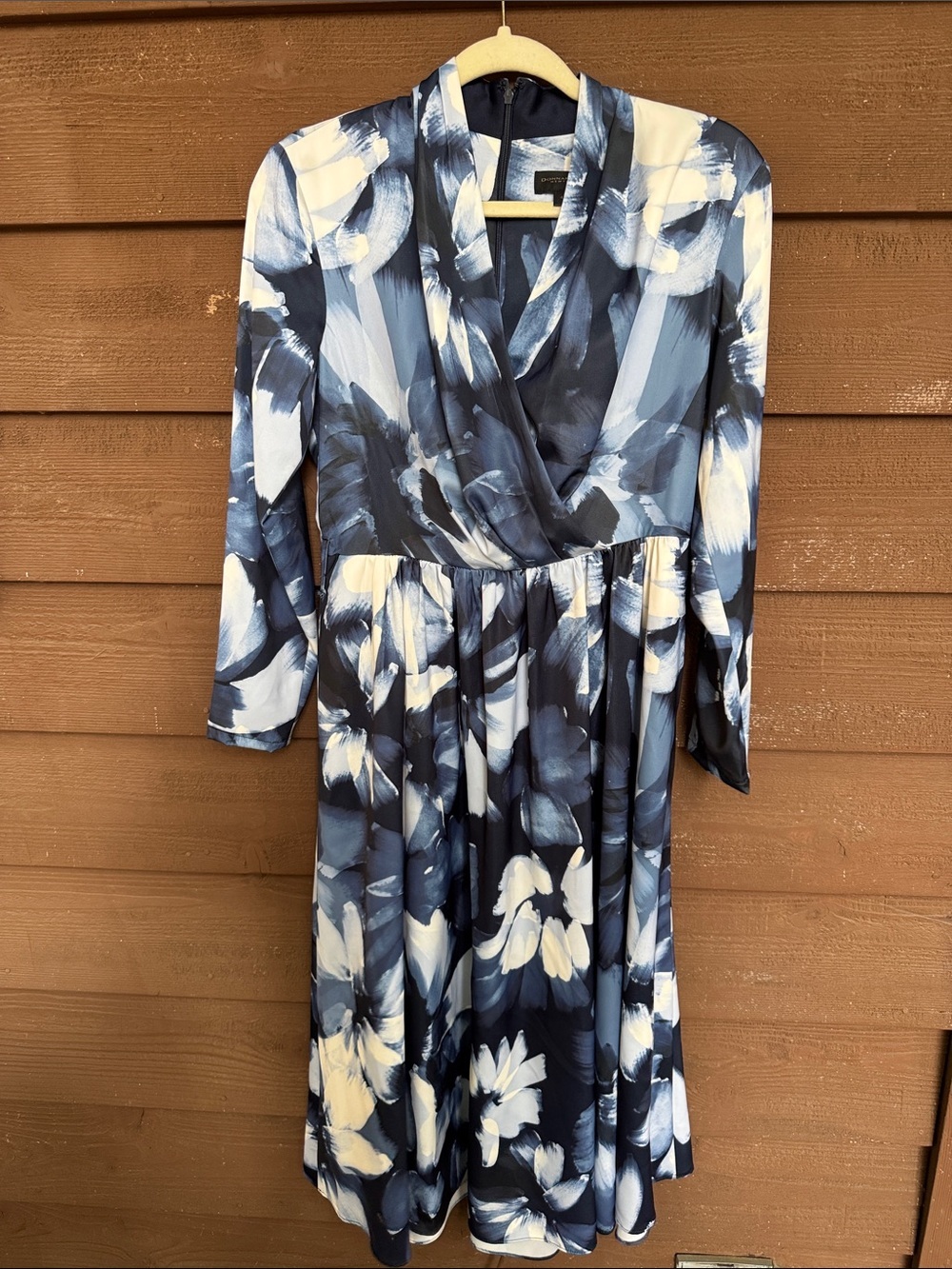 Donna Karan Navy and White/Cream Floral Long Sleeve V neck Dress size 4
